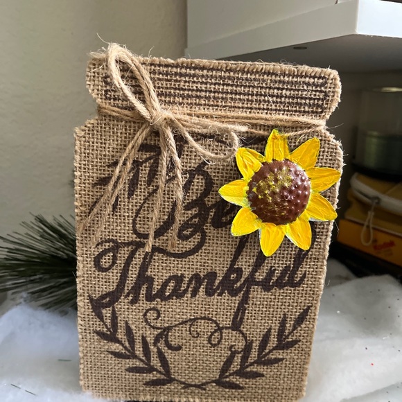 “BE THANKFUL” THICK WOODEN FREE STANDING FALL DECOR WITH SUNFLOWER - Picture 2 of 3